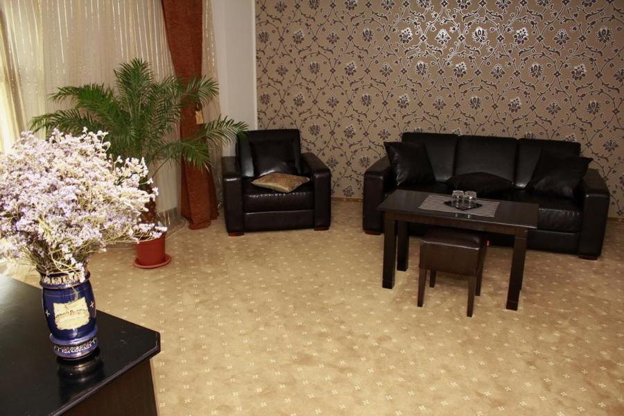 Hotel Imperium Suceava Exterior foto